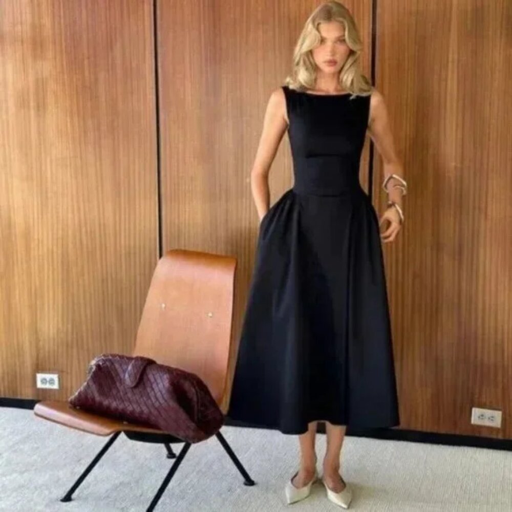 Helsa Sateen Strech Midi Dress in Black Size Small